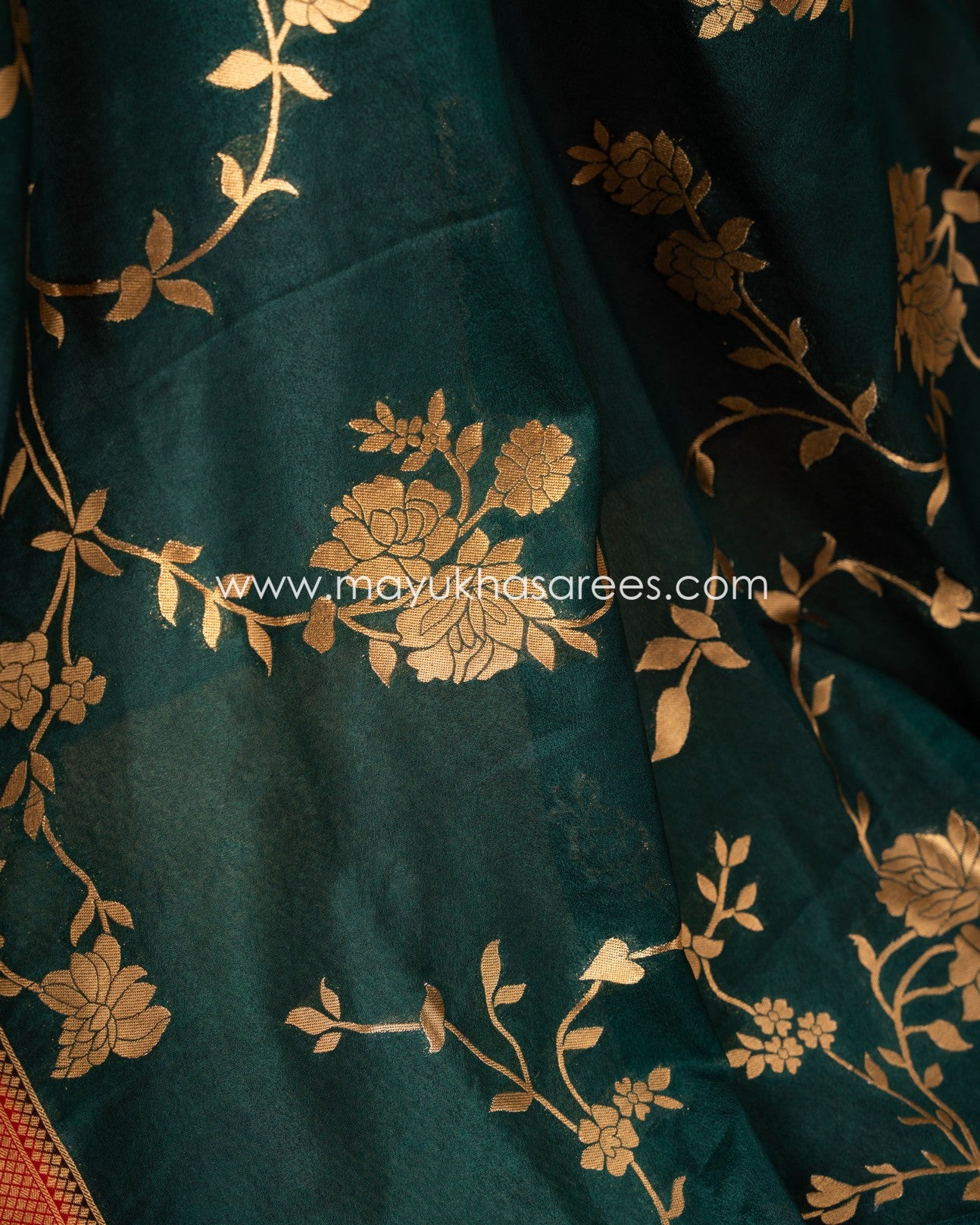 Emerald Elegance: Banarasi Munga Saree With Tifli Weaving In Green And Red