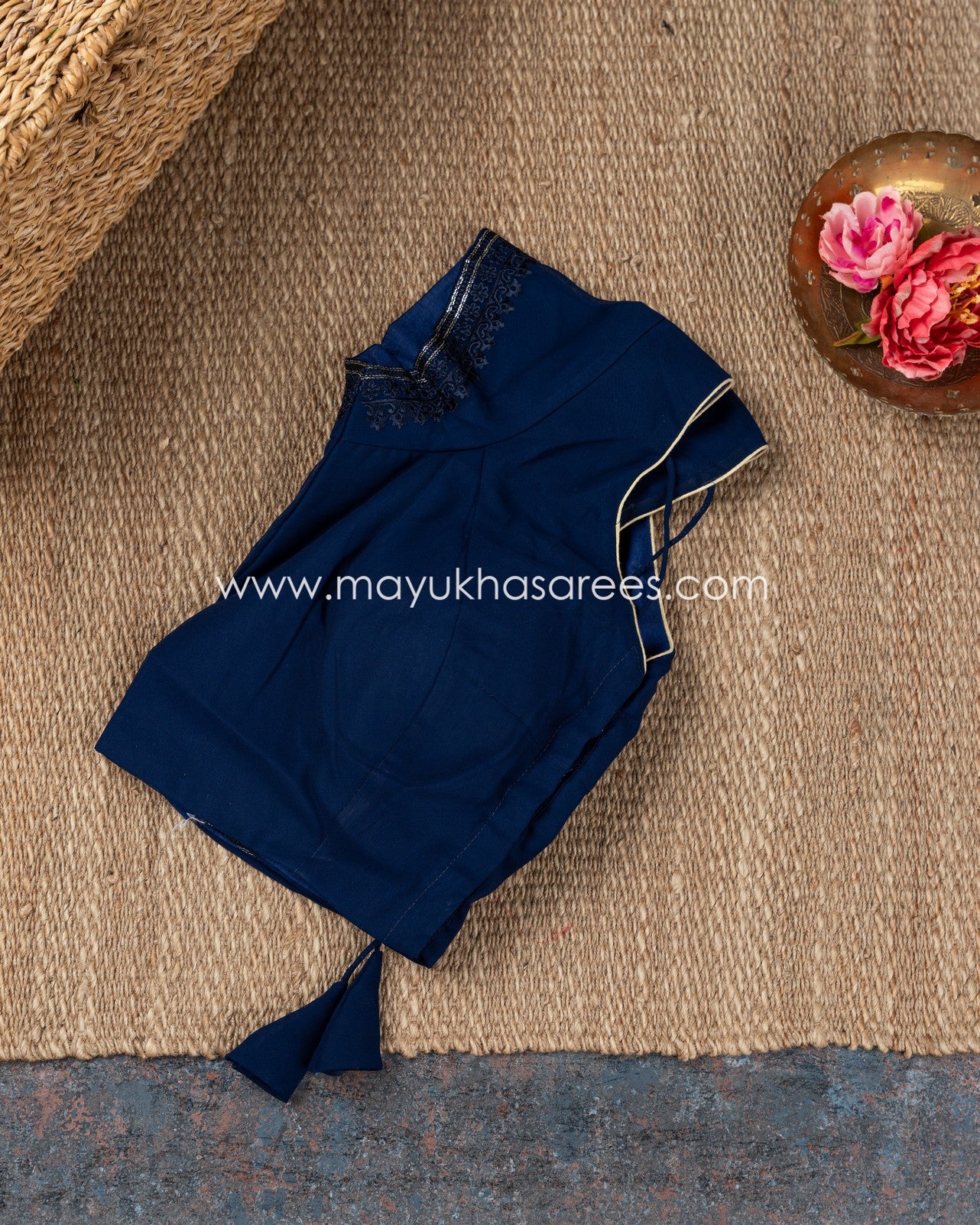 Peach And Navy Blue Tassae Tassar Saree With Chikankari Gorgette Blouse
