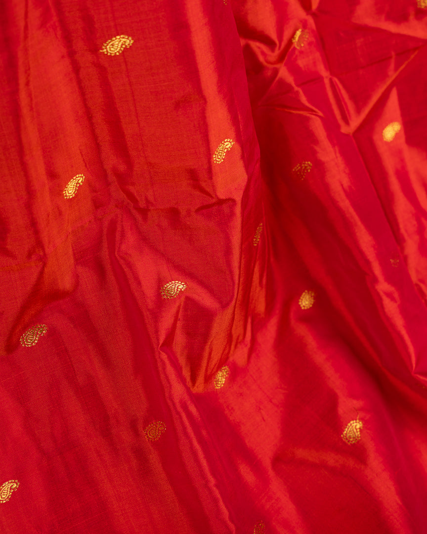 Pure Paithani Nauvari Red & Pink Dual tone Silk Saree with Peacocks and Lotus Fancy Pallu and Beautifully designed Hand embroidered Blouse in Blue