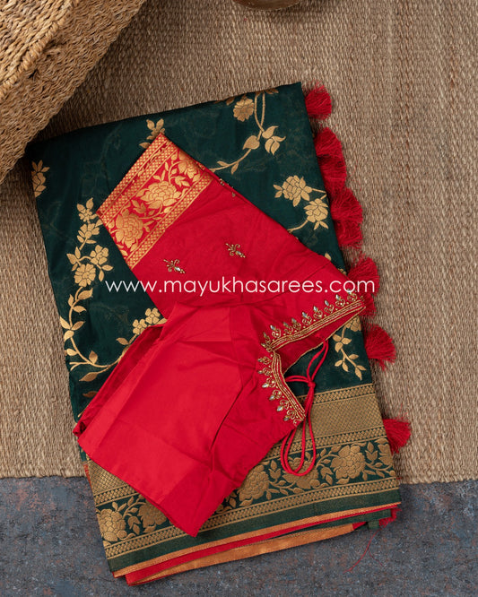 Emerald Elegance: Banarasi Munga Saree With Tifli Weaving In Green And Red